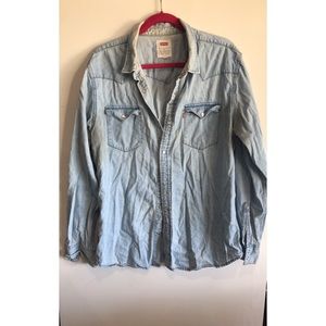 Levi’s button down